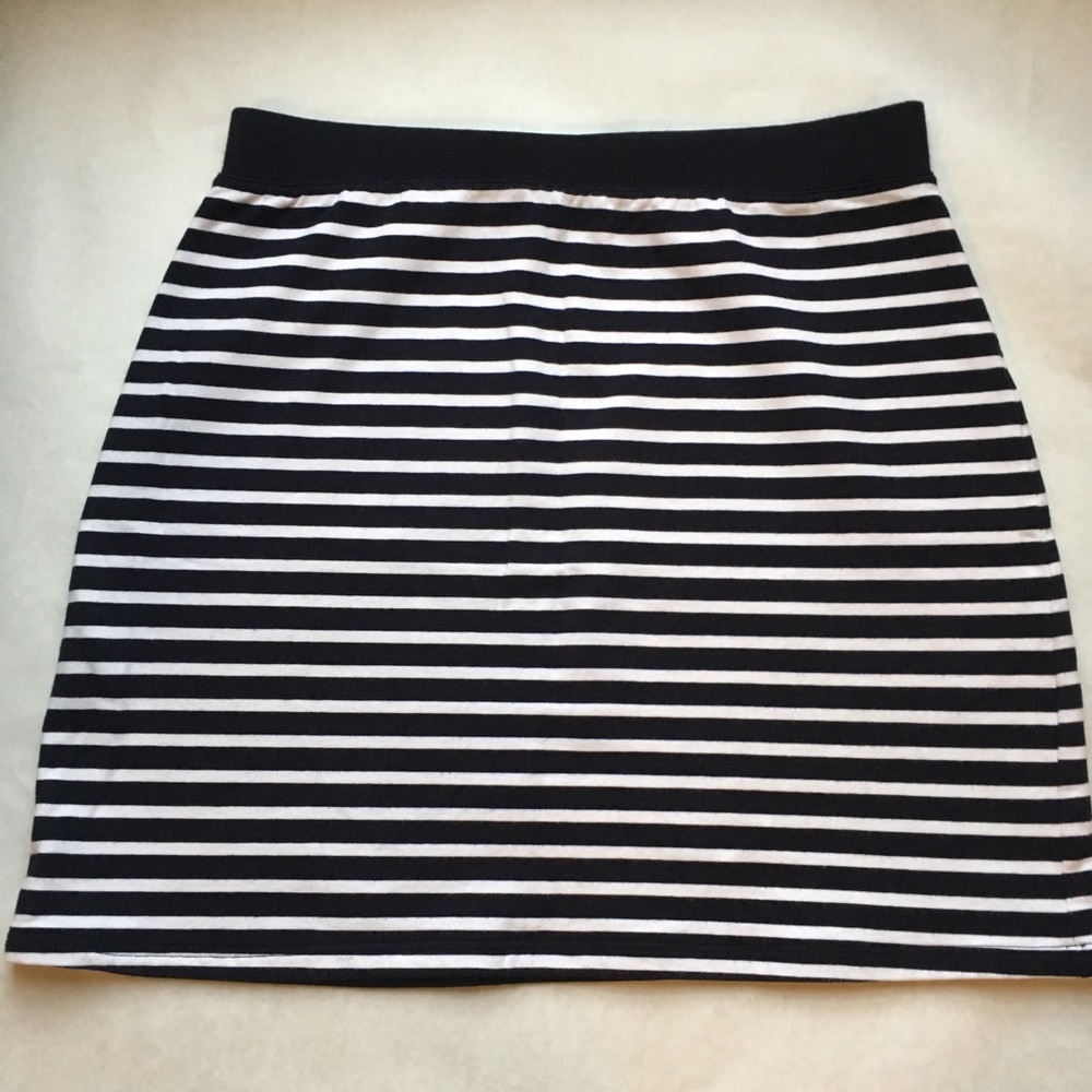 Talbots black/white knit skirt